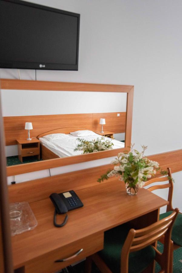 Hotel Reg Benz เมียเลส ภายนอก รูปภาพ